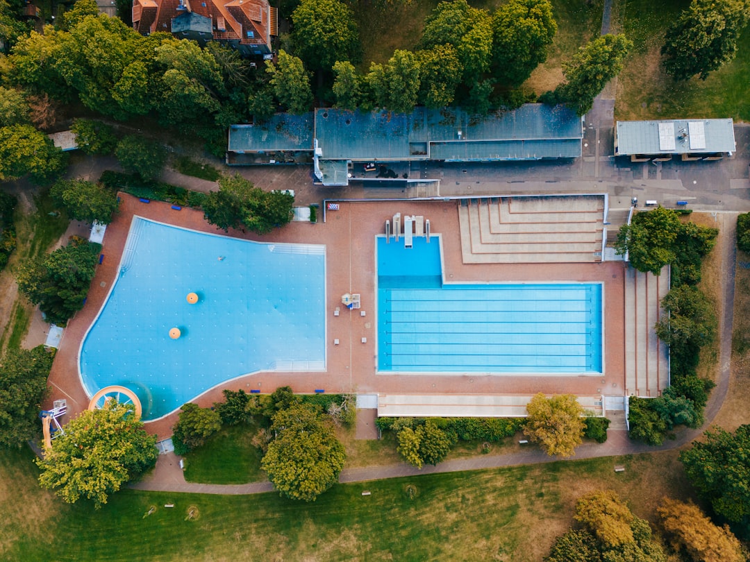 DIY fiberglass pool installation